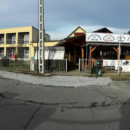 Frühstückspension Grill Terasz Etterem Es Szallashely Mezőkövesd