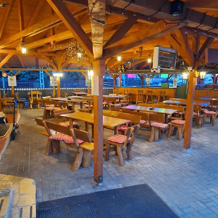 Grill Terasz Etterem Es Szallashely