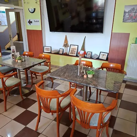 住宿加早餐酒店 Grill Terasz Etterem Es Szallashely 3*