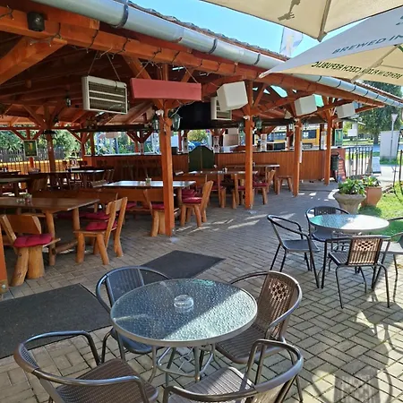 Grill Terasz Etterem Es Szallashely Nocleg ze śniadaniem