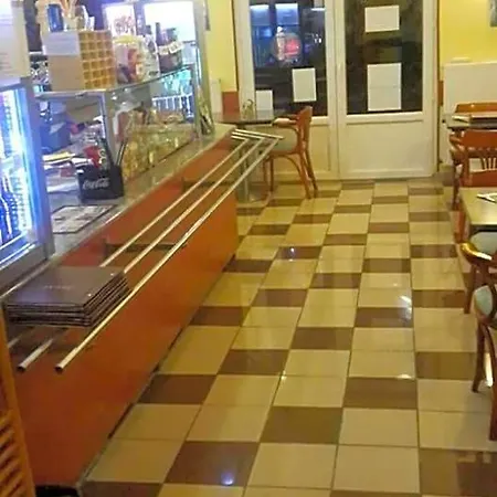 Bed & Breakfast Grill Terasz étterem és Mezőkövesd