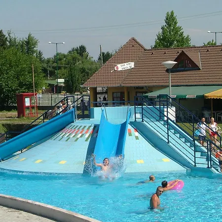 Bed & Breakfast Grill Terasz Etterem Es Szallashely *