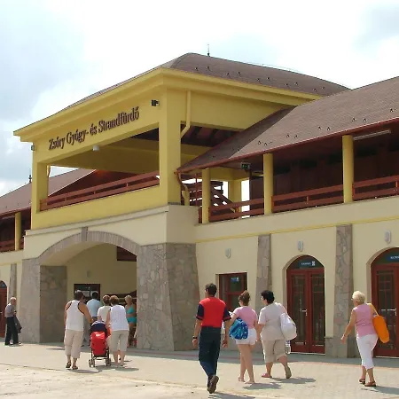 Nocleg ze śniadaniem Grill Terasz Etterem Es Szallashely 3*