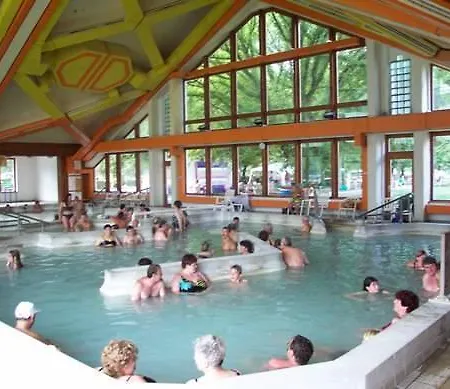 Frühstückspension Grill Terasz Etterem Es Szallashely 3*