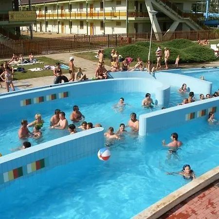 Nocleg ze śniadaniem Grill Terasz Etterem Es Szallashely 3*