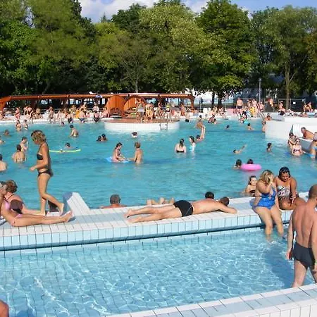 Grill Terasz Etterem Es Szallashely * Mezokovesd