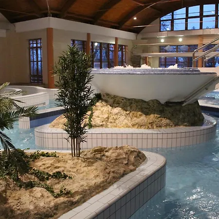 住宿加早餐酒店 Grill Terasz Etterem Es Szallashely 3*