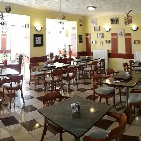 Nocleg ze śniadaniem Grill Terasz Etterem Es Szallashely 3*