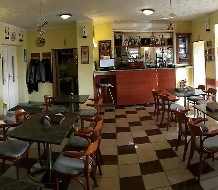 Bed & Breakfast Grill Terasz Etterem Es Szallashely *