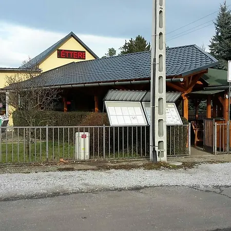 Nocleg ze śniadaniem Grill Terasz Etterem Es Szallashely 3*