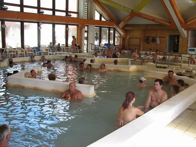 Nocleg ze śniadaniem Grill Terasz Etterem Es Szallashely 3*