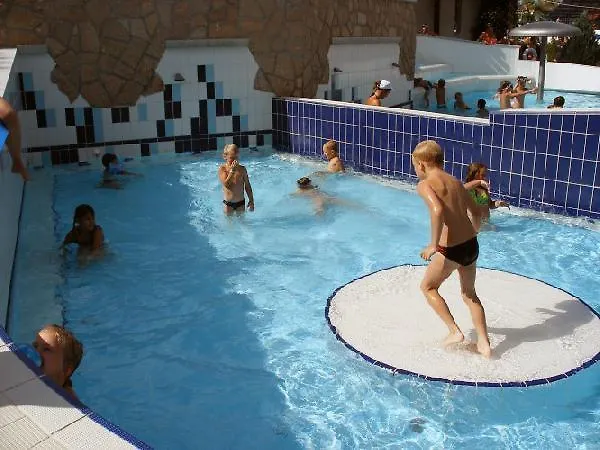 Nocleg ze śniadaniem Grill Terasz Etterem Es Szallashely 3*