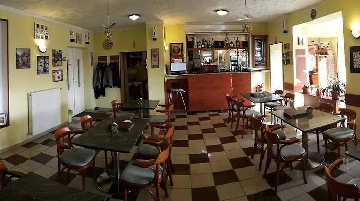 Nocleg ze śniadaniem Grill Terasz Etterem Es Szallashely 3*